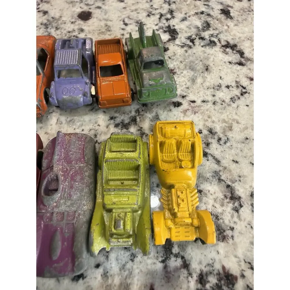 Lot of 11 Vintage Tootsietoy Diecast Cars & Trucks Mixed Models Chicago USA
